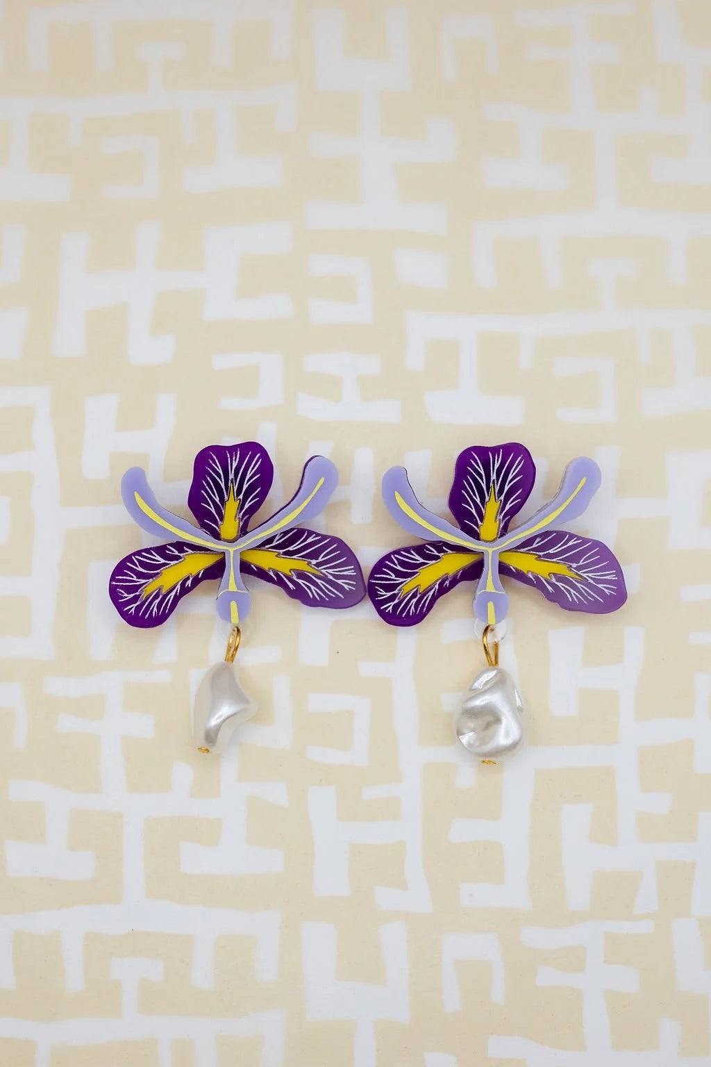 IRIS : Single Pearl Drop